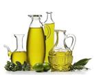 橄榄油是由新鲜的油橄榄果实直接冷榨而成的